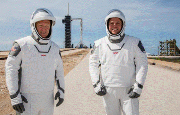 Deux astronautes